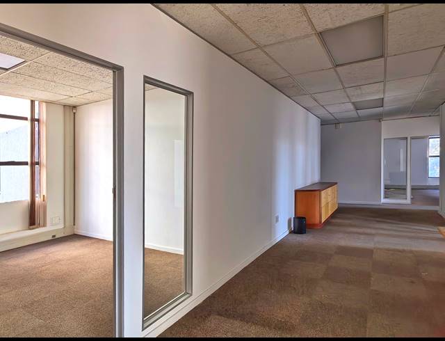 419M² OFFICE TO LET IN CRAIGHALL PARK